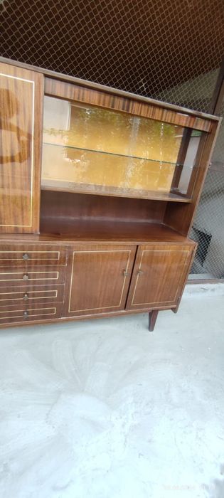 Продам буфет-шкаф