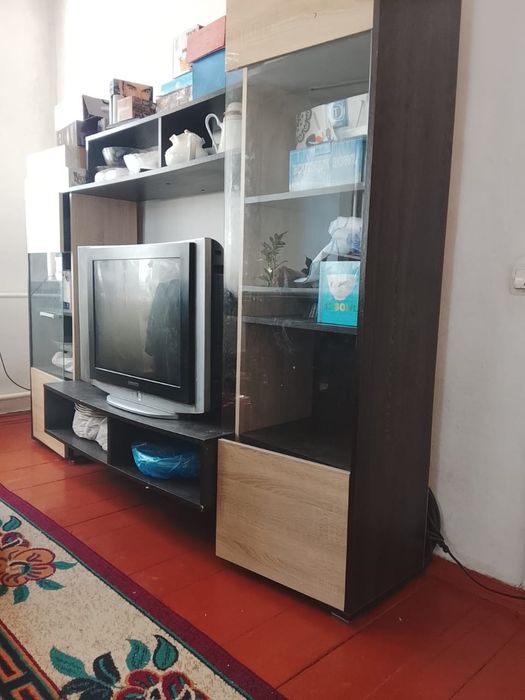 Шкаф тегін алып кетуге болады