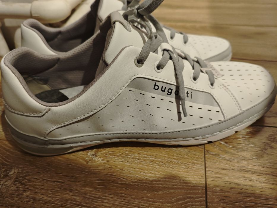 Bugatti mărimea 45