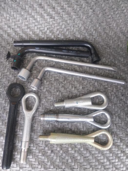 Продавам оригинални инструменти и компресори