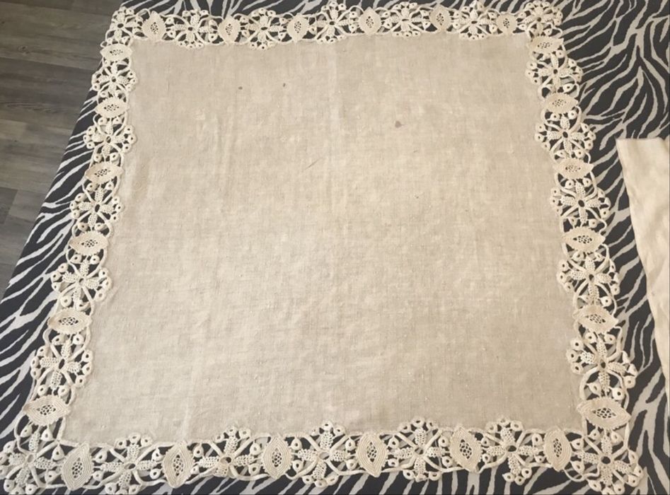 10 броя чисто нови чорапки + подарък; покривки