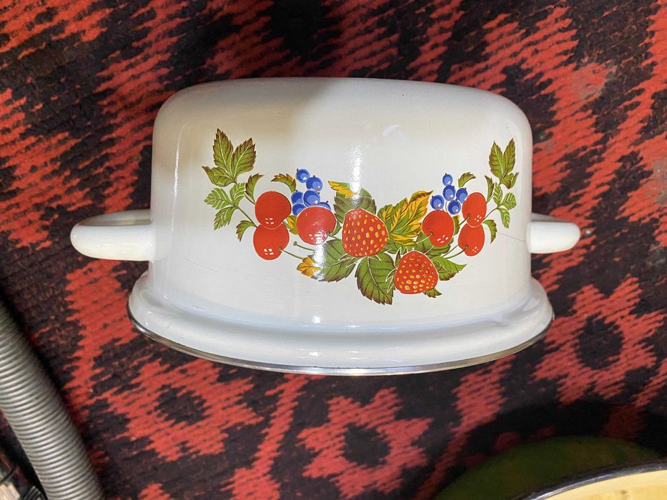 Эмалированный таз 40 см — б/у, в хорошем состоянии