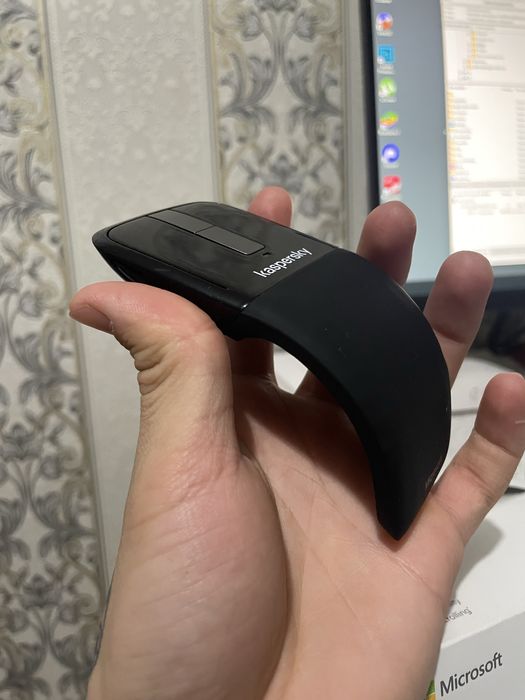 Оригинальная мышь Microsoft Arc Touch Mouse