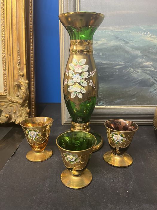 Колекционерска ваза с три чашки  Бохемия,Чехия