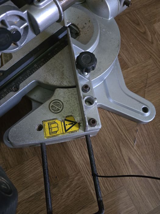 Vând circulă electrică