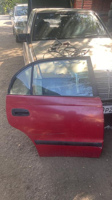 Дверь задняя правая