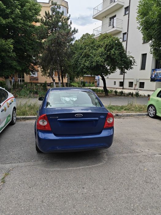 Vând mașina Ford