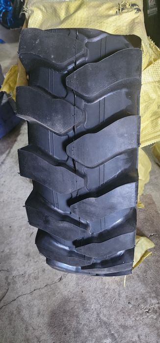 ШИНА РАЗМЕРА 9..00-20 GREAMARK усиленный. 54кг.(китай).- ДЛЯ ЭКСКОВАТО