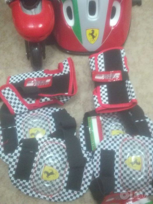 Продам роликовый коньки Ferrari