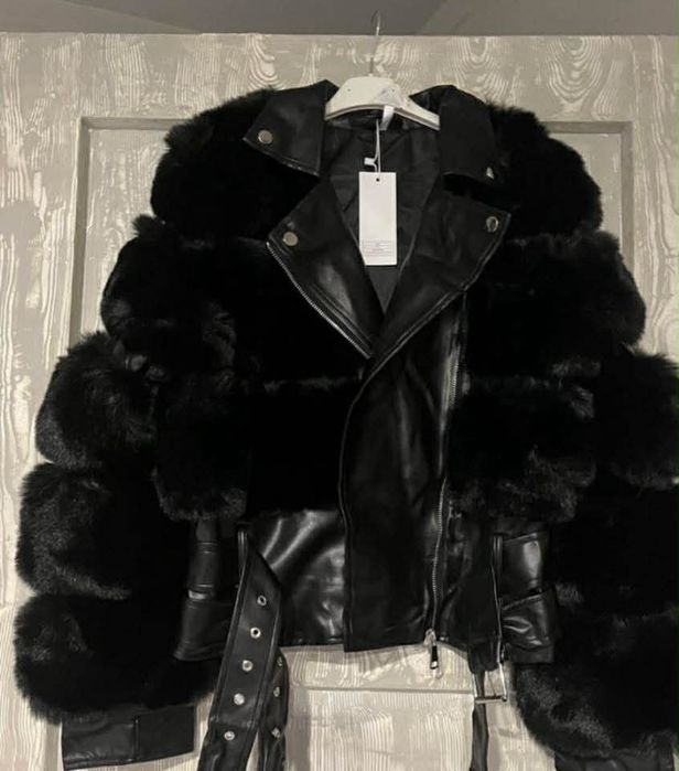 Яке с пух черно