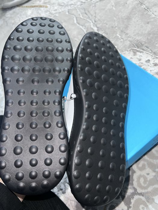 Продам красовки 40 р бауер