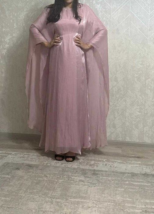 Прокат вечерних платьев современные и красивые