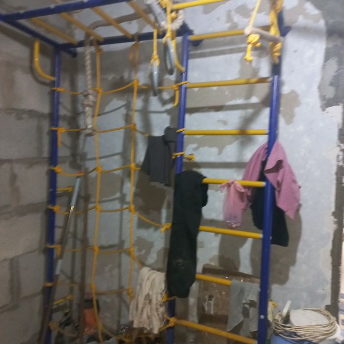 Продам турник универсальный