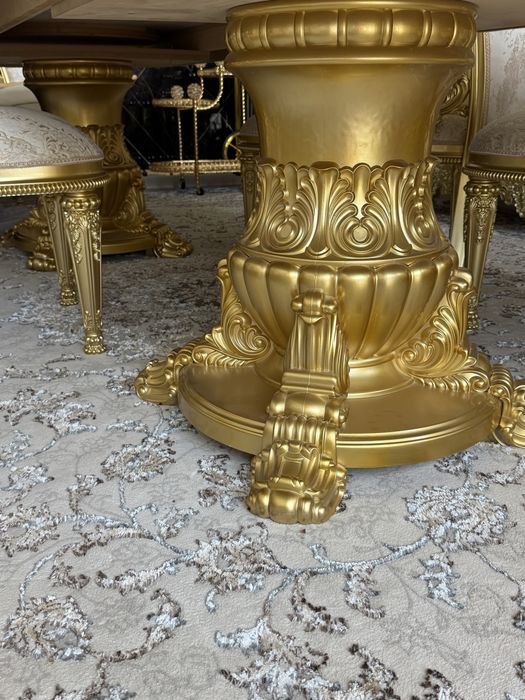 Komot va 12 tali stol stul