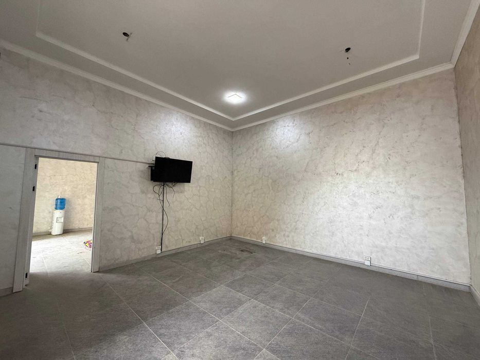 TAYYOR 5 QAVATLI NOTURAR BINO ijaraga beriladi #a833