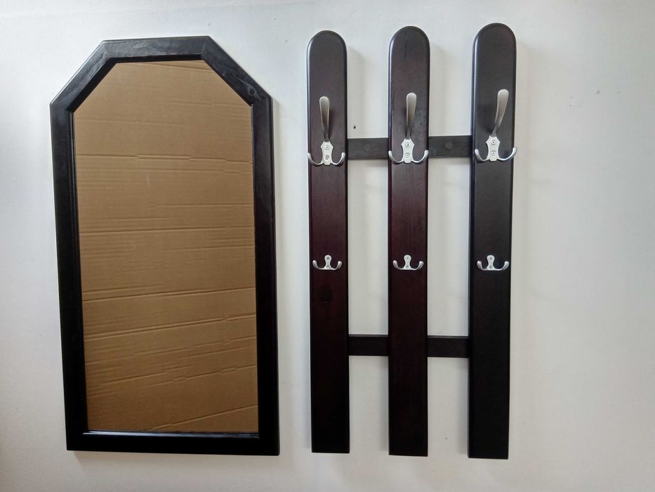 Портманта - закачалки и огледала от масив.