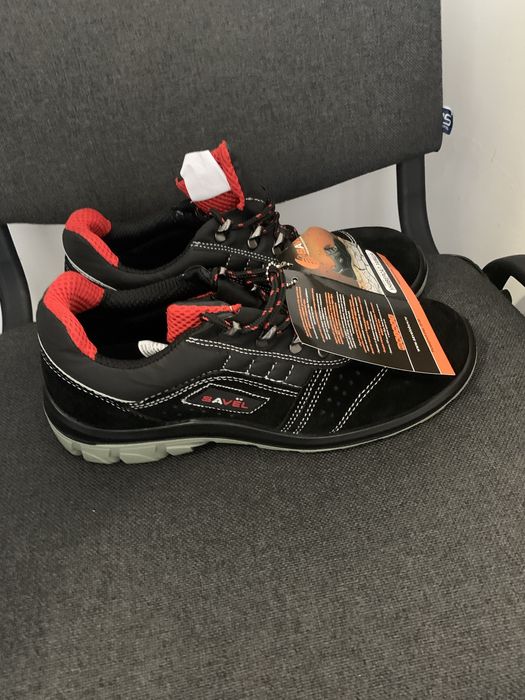 Кроссовки новые.