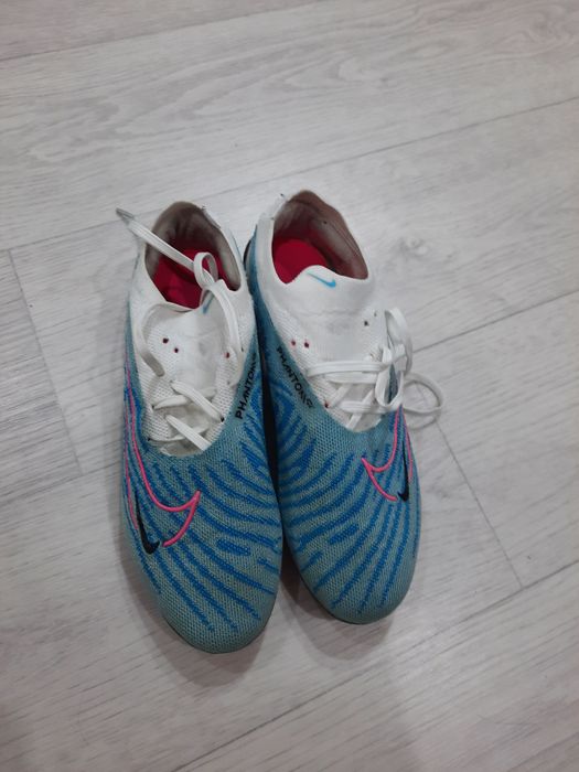 Бутсы футбольные