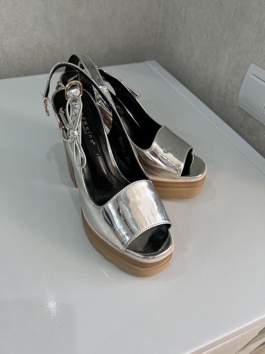 Продам отличный вариант на выпускной