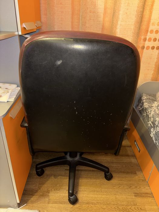 Кресло кожанное