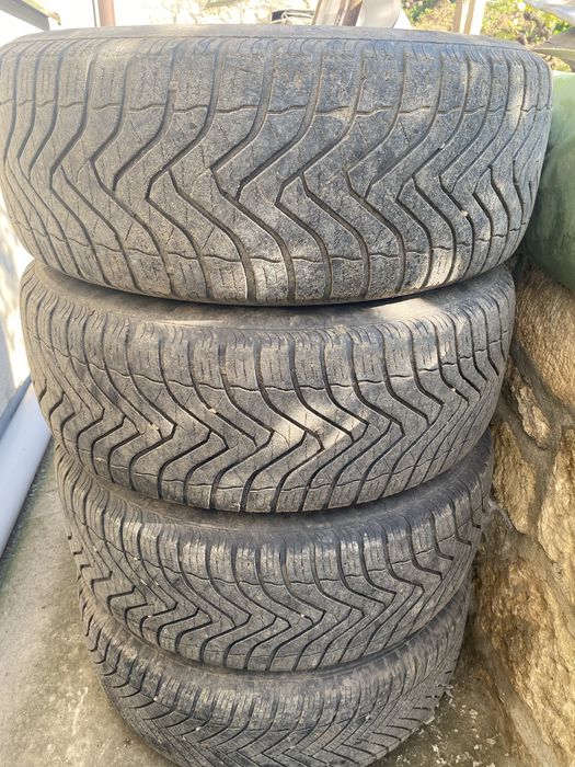 Roti toyota rav 4