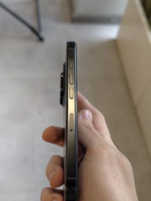 iPhone 16 Pro 256GB Black – 98% батерия, 1г+ гаранция, Перфектен!