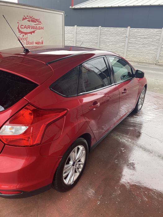 Vând Ford Focus – 2014 – Benzină