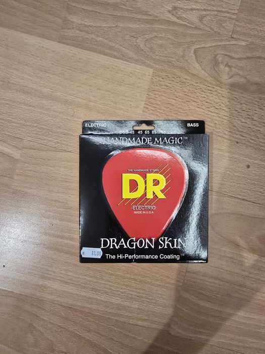 Bass китара vintage v4