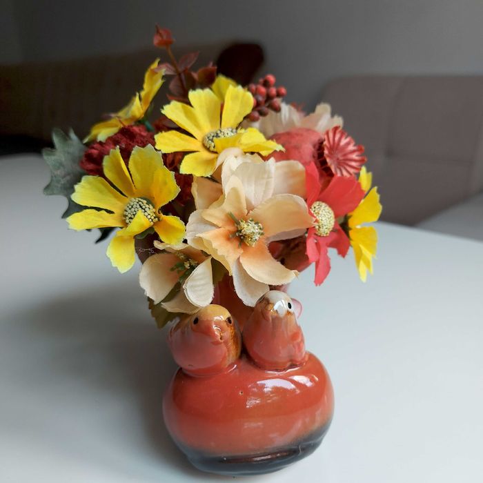 Vază ghetuță ceramică cu aranjament flori de toamnă – Decor rustic