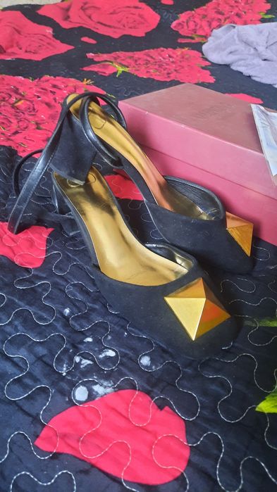 Босоножки оригинал Valentino и Gucci