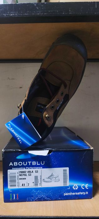 Продавам италиански зимни работни обувки Panther .