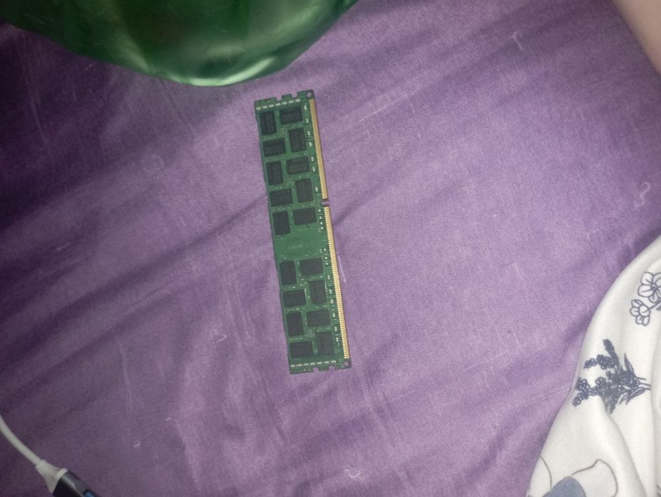 Продам ОЗУ 1влешка
