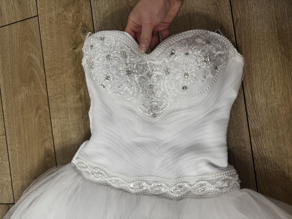 Свадебное платье белое