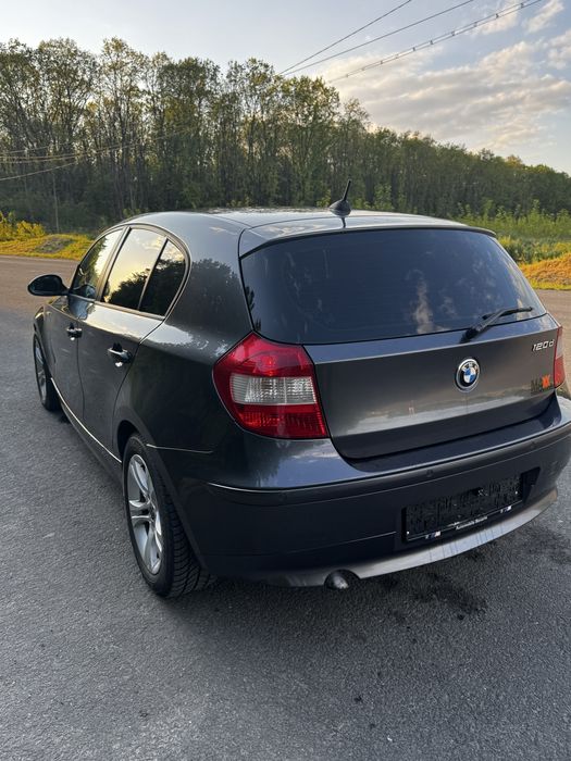 BMW-Seria 1 E87 Cel cu distributia in fata