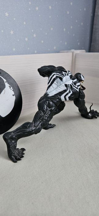 Веном фигурка качественная!