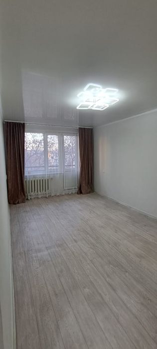 Сдам 2 комнат квартиру