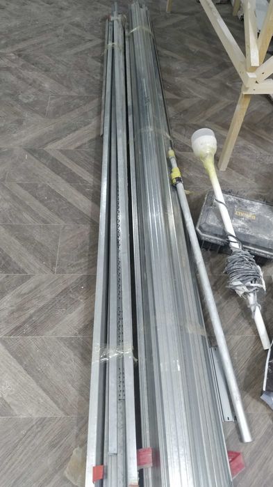 подоконник новый белый 7,5 метра