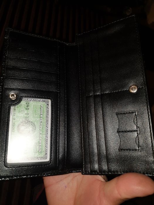 Портмоне с крокодильчик