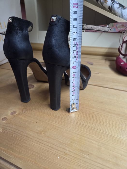 Дамски обувки с токчета. Valentino;Armani, Gucci