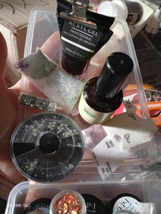 Для наращивания ногтей.