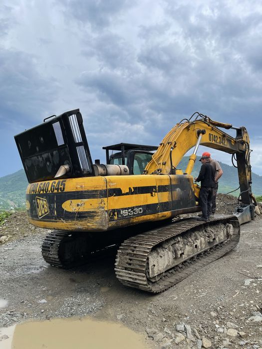 Excavator jcb 330