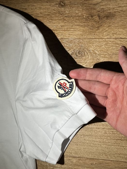 Продам футболку с барсеткой