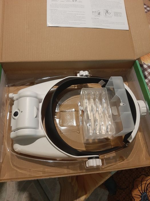 Ochelari noi cu lupe diferite