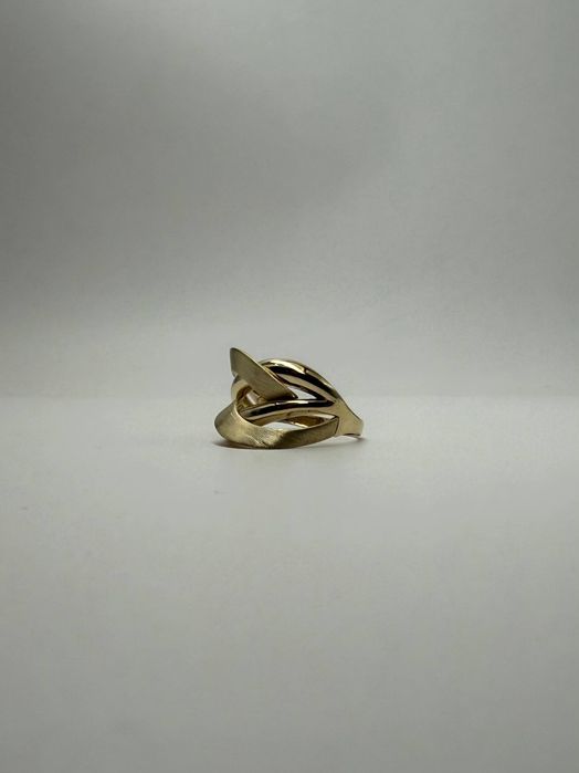 Oltin sotiladi kamplekt