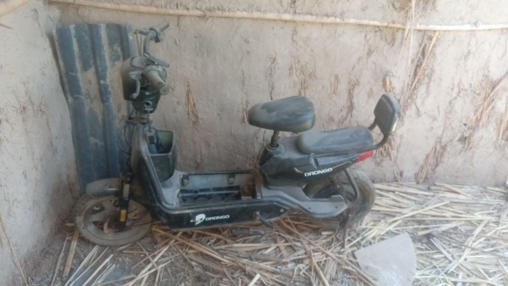 Skuter moped zapchast chontak