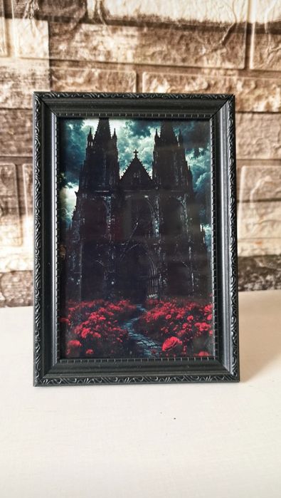 Tablou decorativ gotic în ramă neagră
