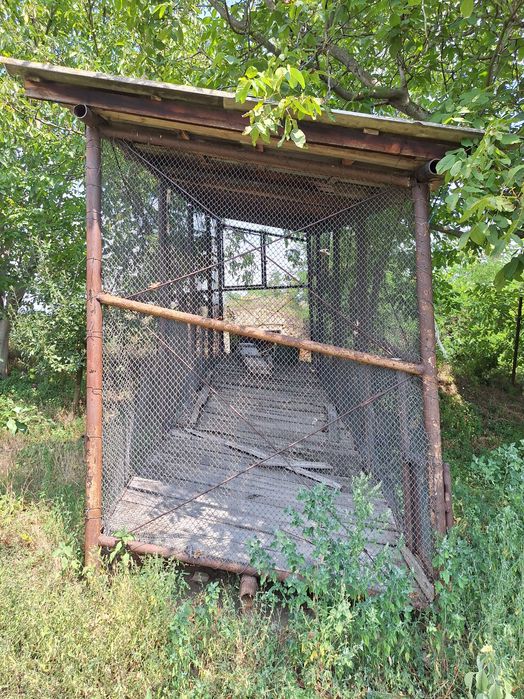 Saivan 480 mp + fanar + coșer + teren intravilan – utilat, curent, Cenade Alba