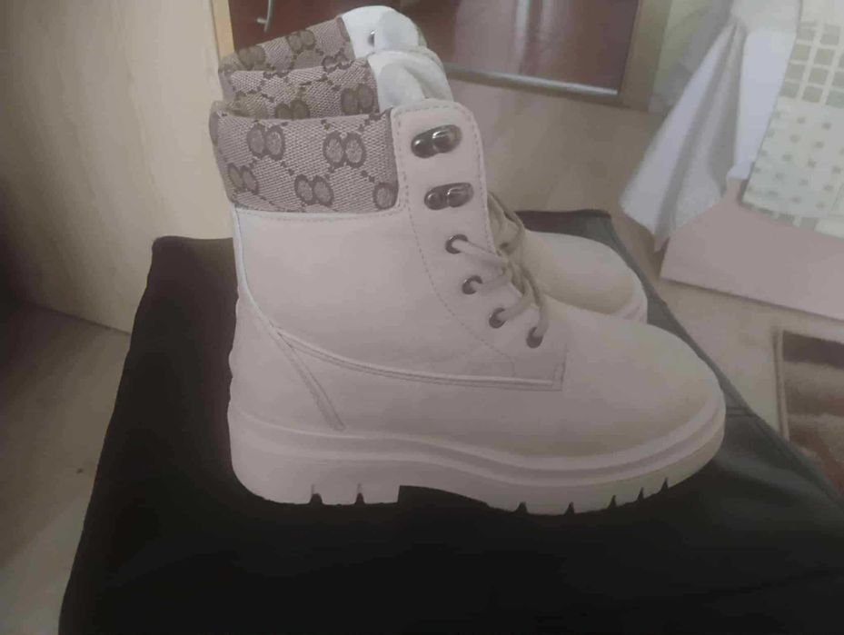 Бежови дамски боти