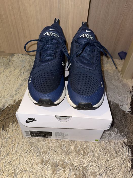 Продавам оригинални Nike aur max 270 navy blue номер-45  29см стелка