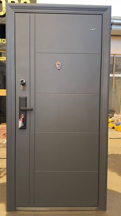 Продаются входные двери